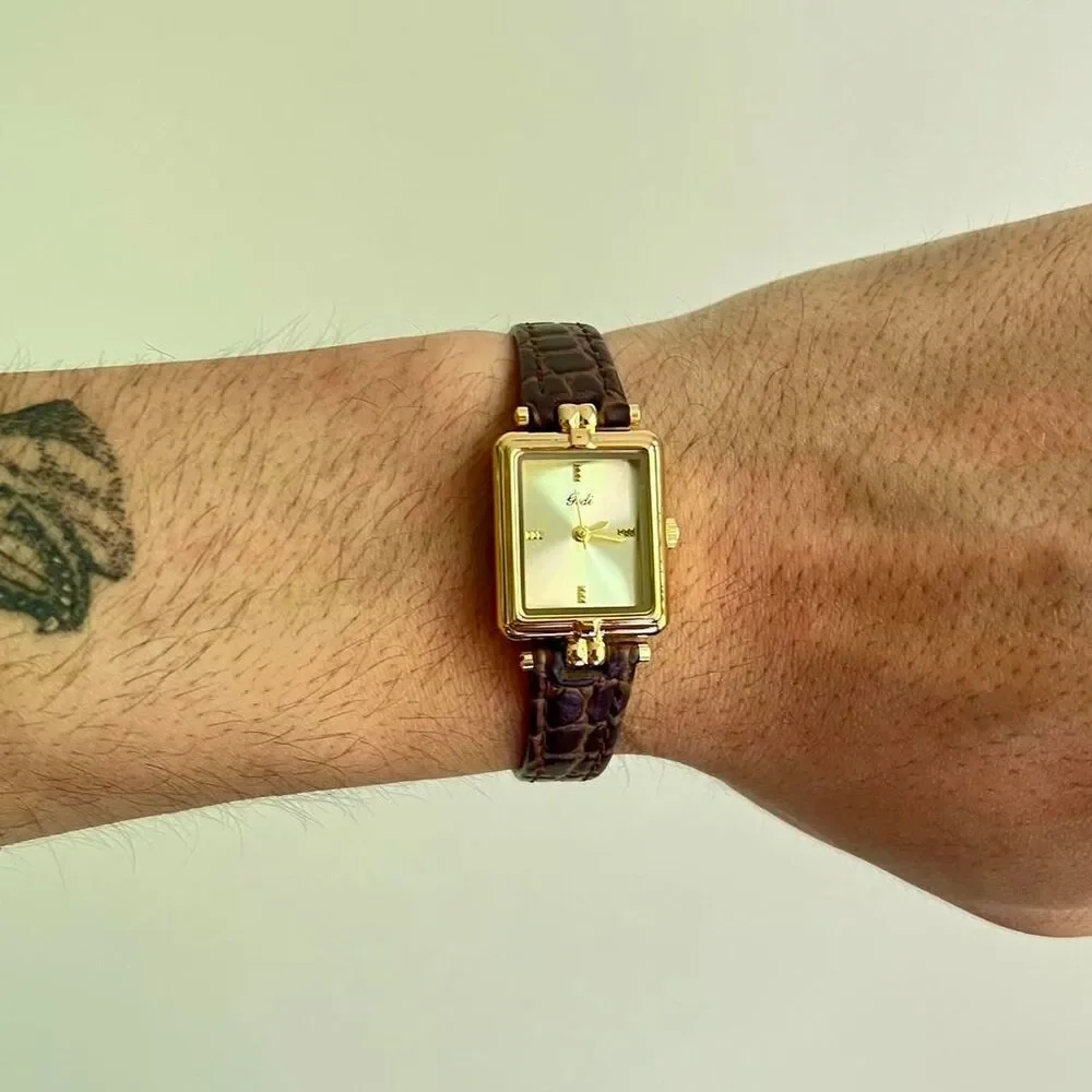 vintage style classy brown square leather luxury watch